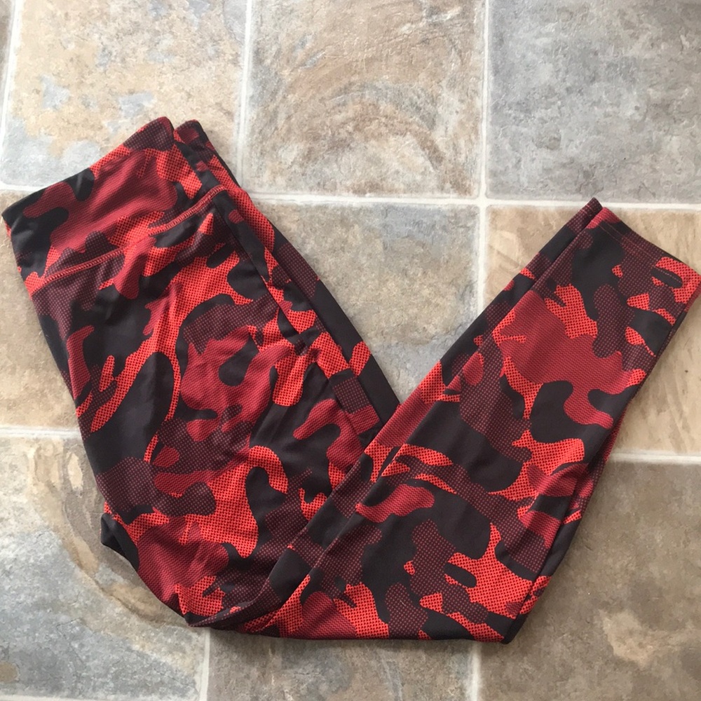 Red Camo Leggings!